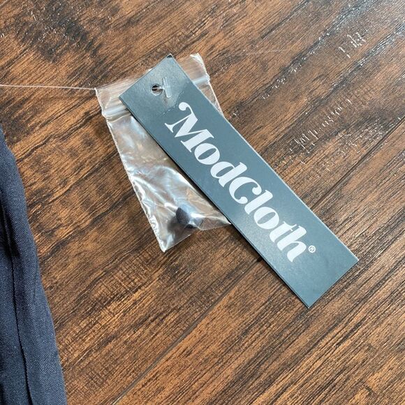 NWT ModCloth Perfectly Particular Black Sleeveless Blouse - Size Medium - Picture 4 of 12